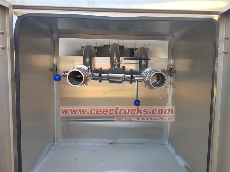 Isuzu drinkable water tanker truck