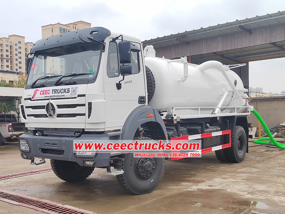 Isuzu sewage cleaning truck