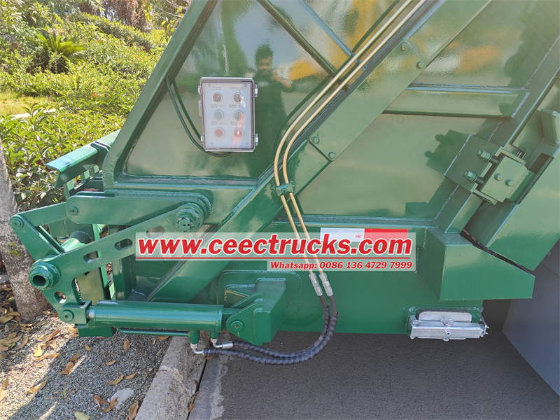 Isuzu refuse compactor truck for hot sale