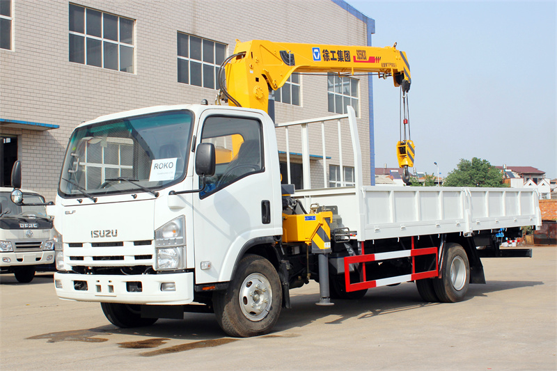 ISUZU NKR cargo truck with telescopic crane ISUZU NKR cargo truck with telescopic crane