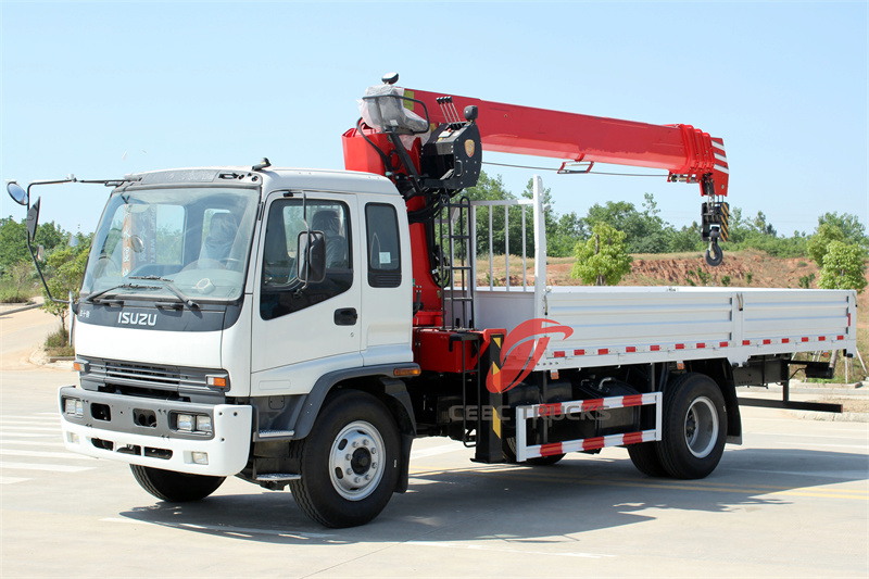 ISUZU FTR dropside cargo truck crane 