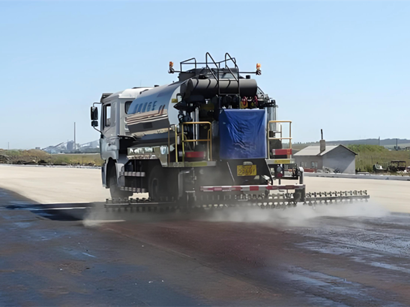 Howo Bitumen Asphalt Spreader