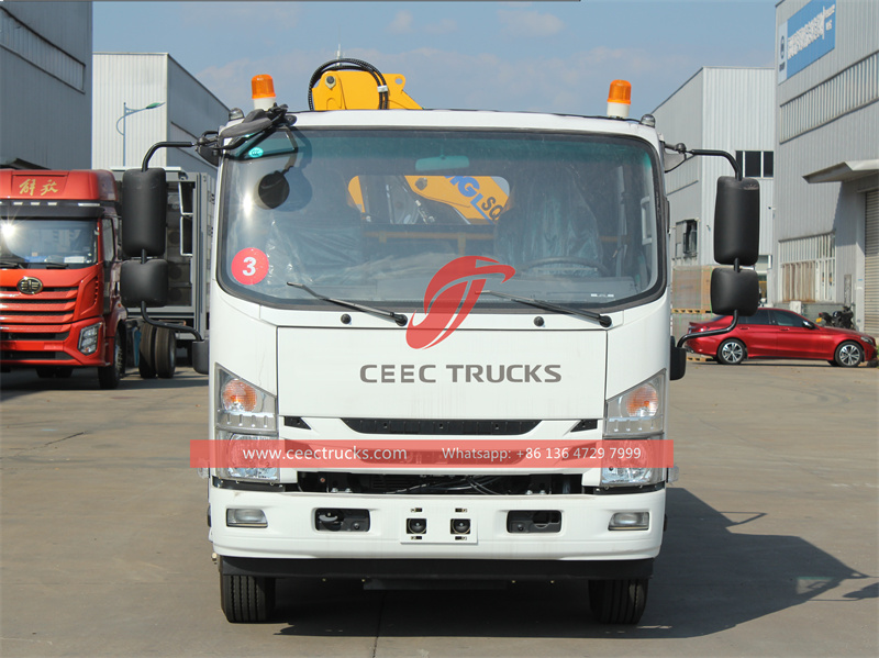 ISUZU NPR double cabin truck with folding crane 