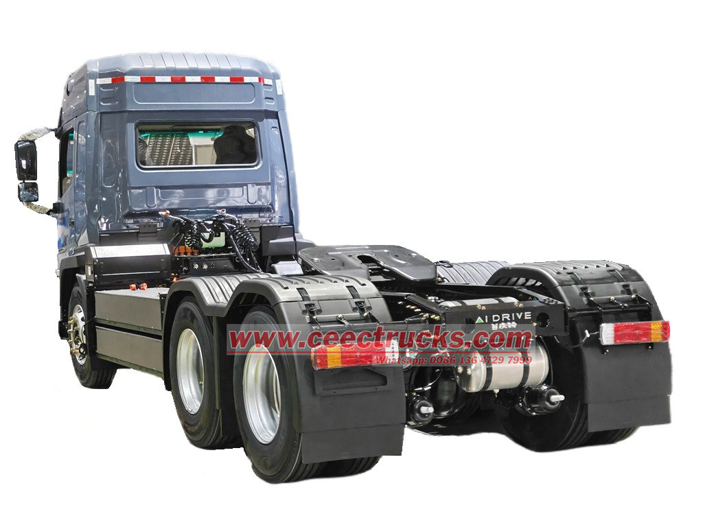 Isuzu 10 wheeler tractor unit