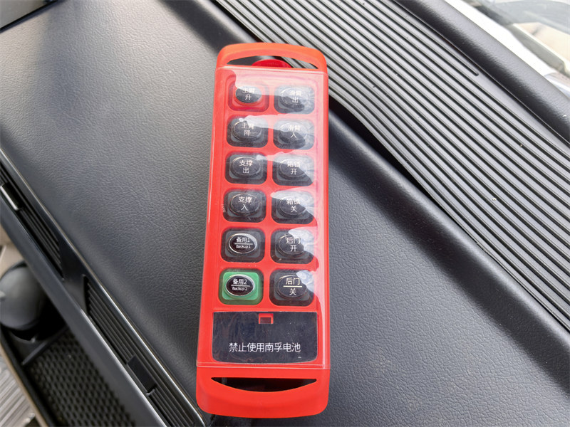 Howo TX 20tons hook loader truck