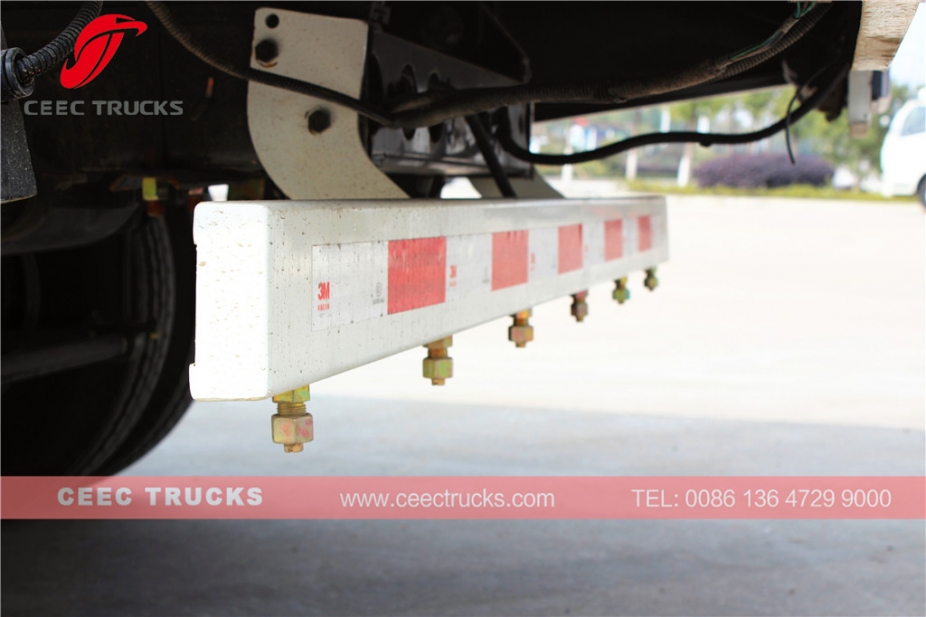 Dongfeng ၅၀၀၀ လီတာ လေဟာပြင် လမ်းသန့်ရှင်းရေးယာဉ်