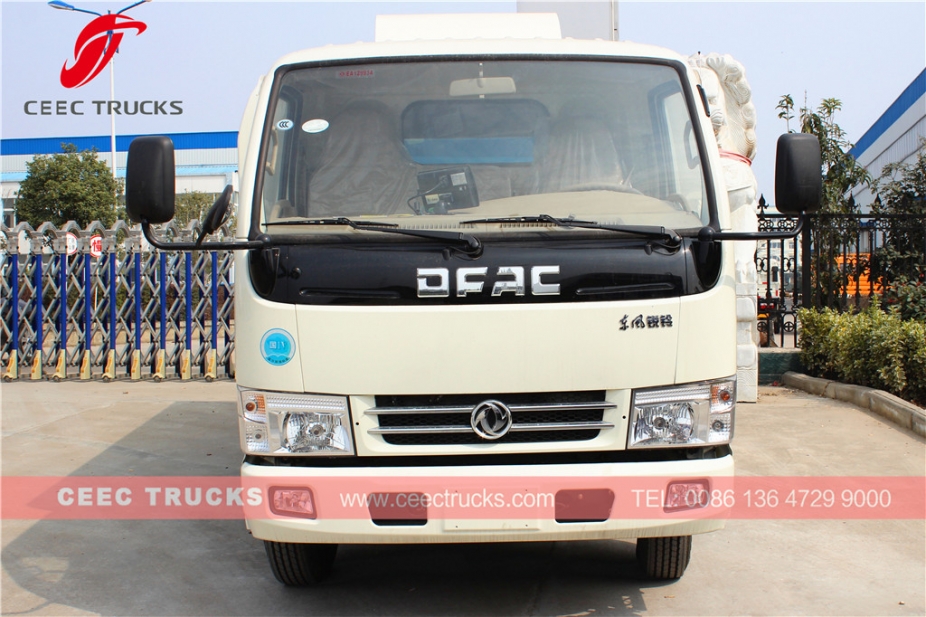 Dongfeng ၅၀၀၀ လီတာ လေဟာပြင် လမ်းသန့်ရှင်းရေးယာဉ်