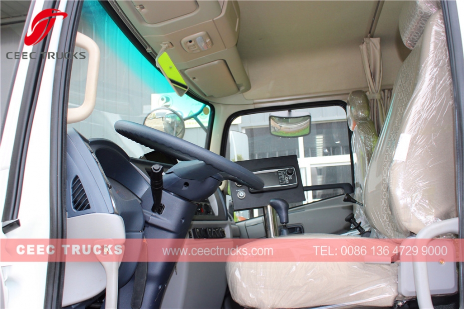 Dongfeng ၁၂၀၀၀ လီတာ လမ်းသန့်ရှင်းရေးယာဉ်