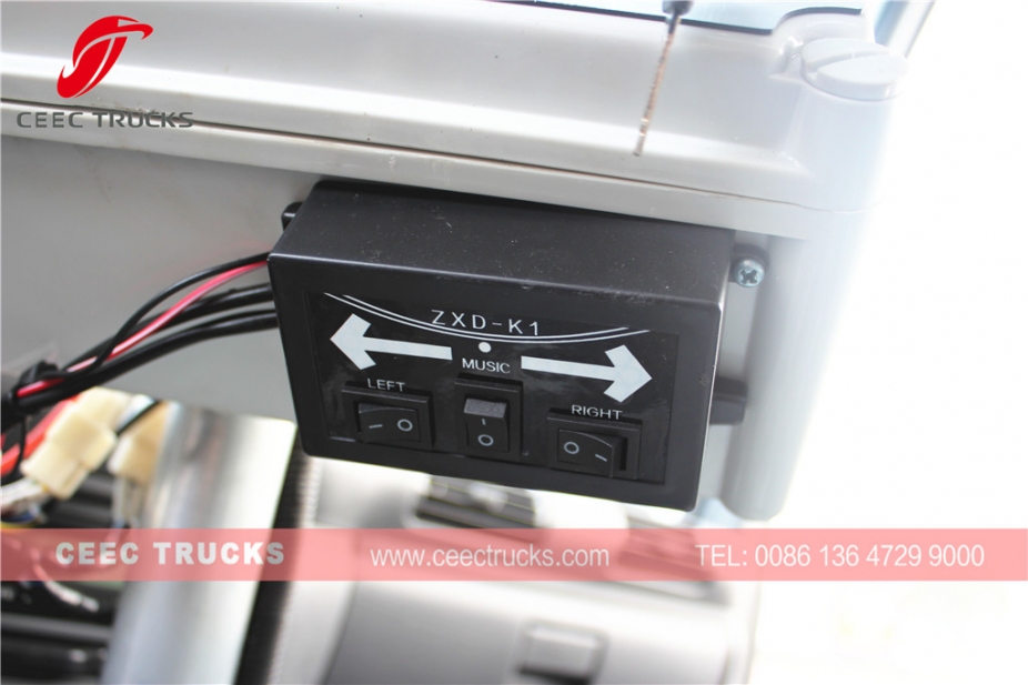 ISUZU ၁၂ ကျူပီမီတာ လမ်းသန့်ရှင်းရေးယာဉ်