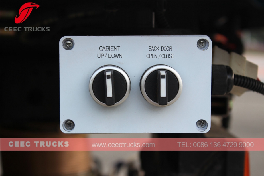 Dongfeng ၁၂ ကျူပီအမ် လမ်းသန့်ရှင်းရေးယာဉ်