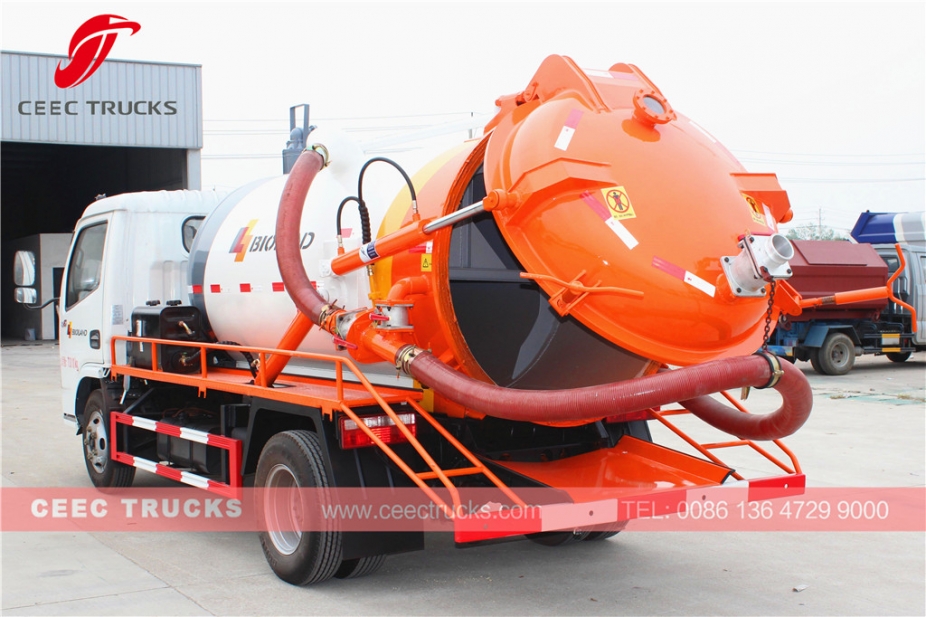 Dongfeng 4,000L Vacuum sewage tanker truck