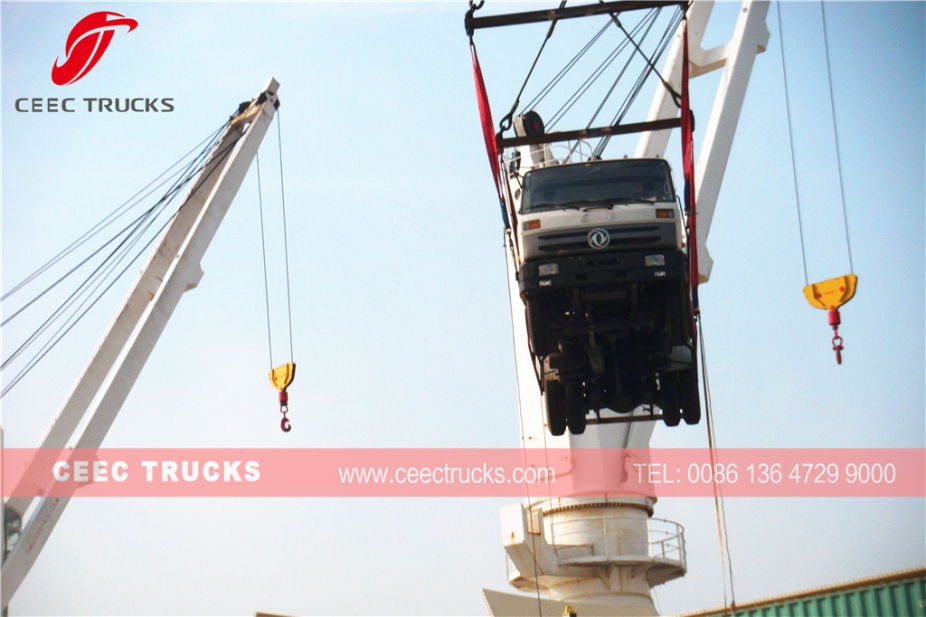 ဒေါင်ဖန်း ၄၀၀၀ လီတာ စွန့်ပစ်ရေ စုပ်စက် တပ်ကား