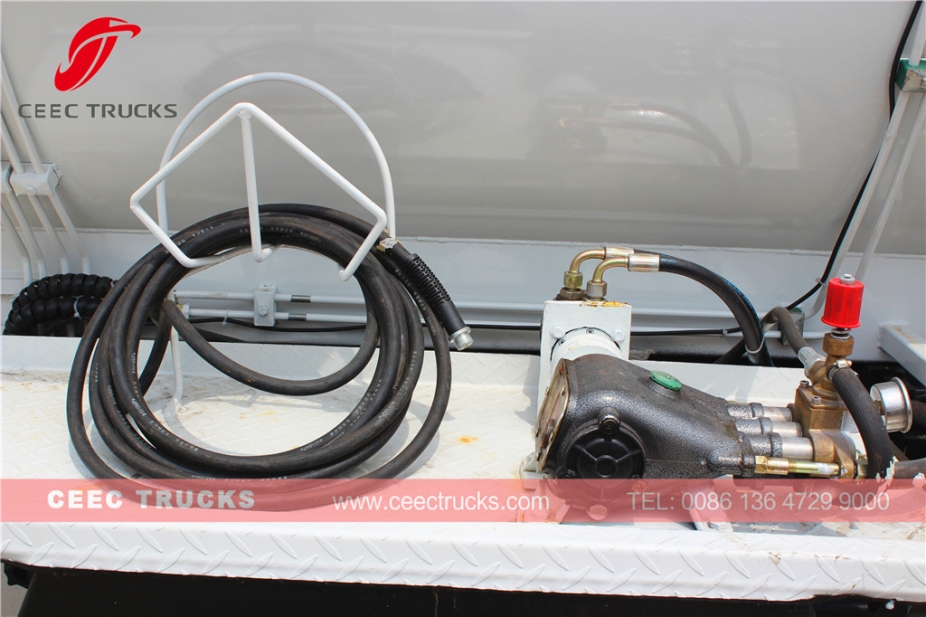 ISUZU ၄၀၀၀ လီတာ စားအုန်း ပစ်ချ တင်ကား