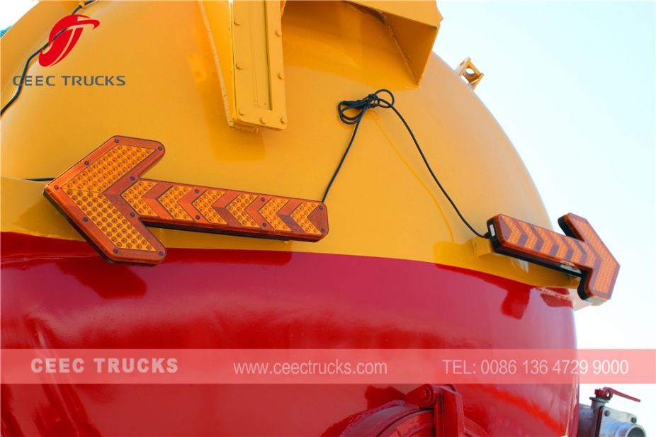 ဒေါင်ဖန်း ၁၀၀၀၀ လီတာ စွန့်ပစ်ရေ စုပ်စက်ကား