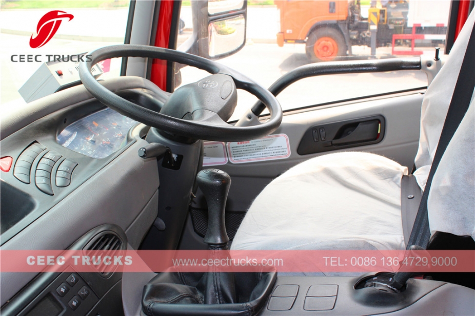 FAW ၁၈ ကျူပီအမ် စွန့်ပစ်ရေ စုပ်စက် တင်ကား