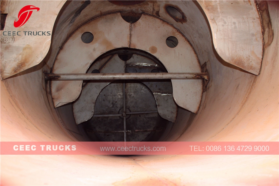 ရောင်းရန် HOWO ၁၈ ကျူပီအမ် စွန့်ပစ်ရေ စုပ်စက်ကား