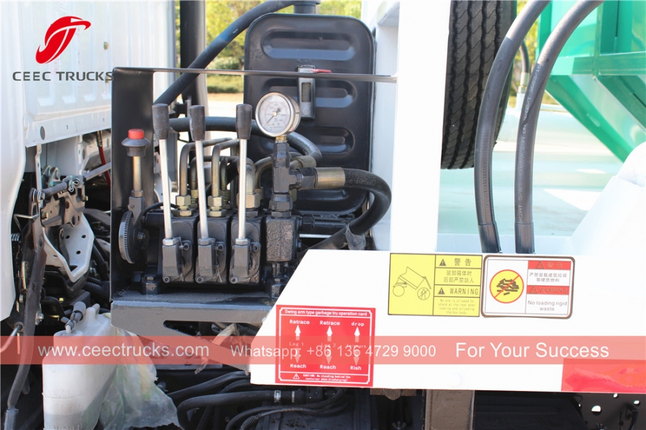 ISUZU ၄ ကျူးမီ လှည့်ကွက် လက်မောင်း သရိုက် ကား