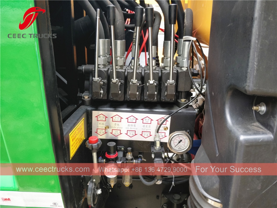 HOWO ၈ ကျူးမီ RHD သိပ်သည်း ကား