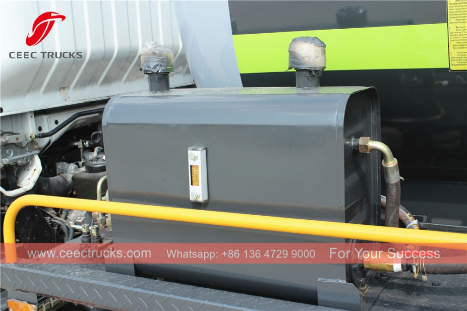 ISUZU ၈ ကျူးမီ စွန့်ပစ်ရေ ကား