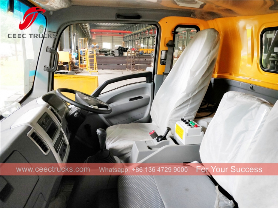 HOWO ၈ ကျူးမီ RHD သိပ်သည်း ကား