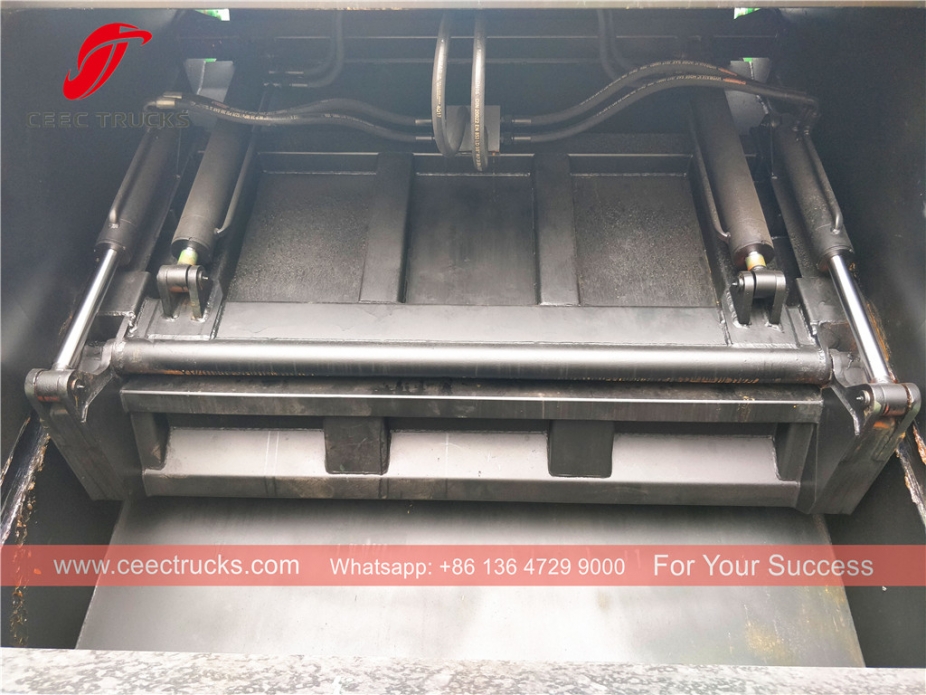 HOWO ၈ ကျူးမီ RHD သိပ်သည်း ကား