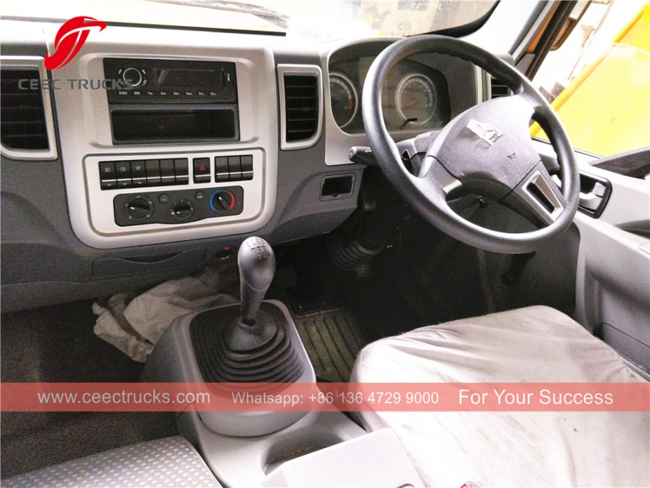 HOWO ၈ ကျူးမီ RHD သိပ်သည်း ကား