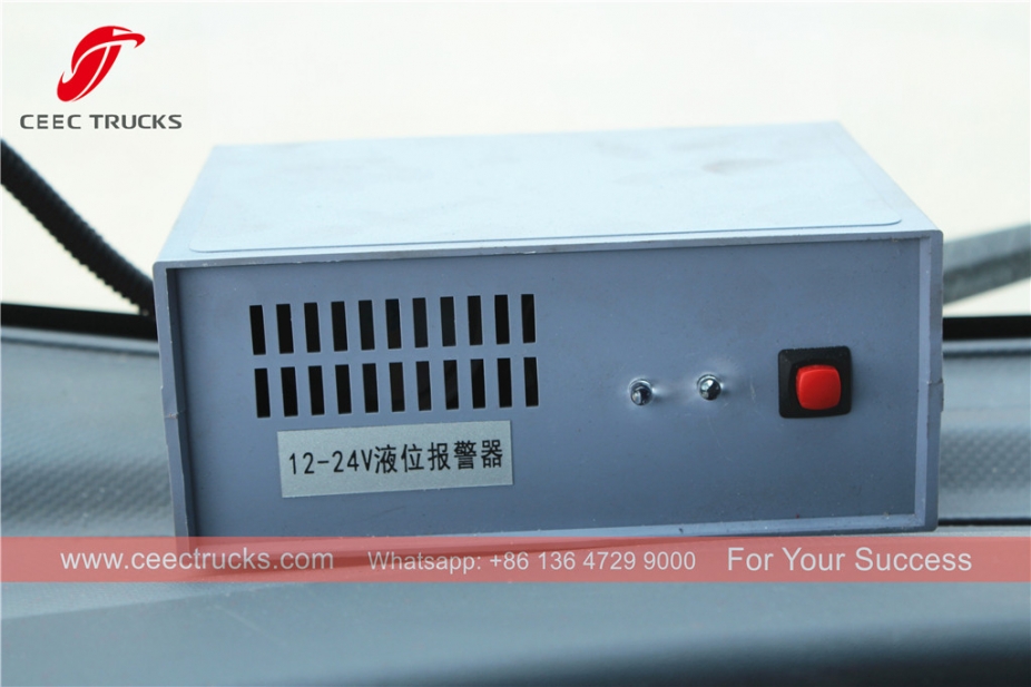 ISUZU ၈ ကျူးမီ စွန့်ပစ်ရေ ကား