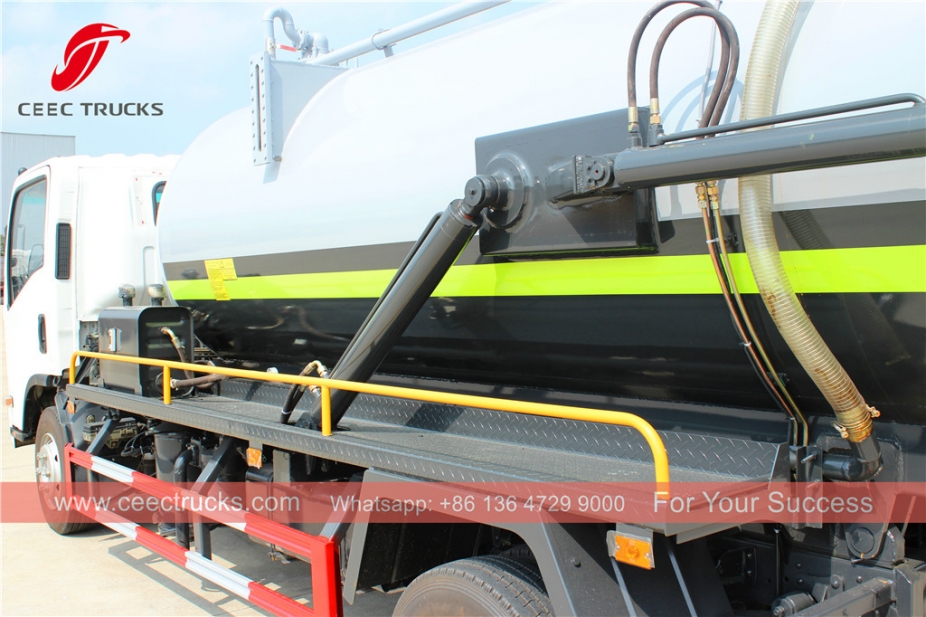 ISUZU ၈ ကျူးမီ စွန့်ပစ်ရေ ကား