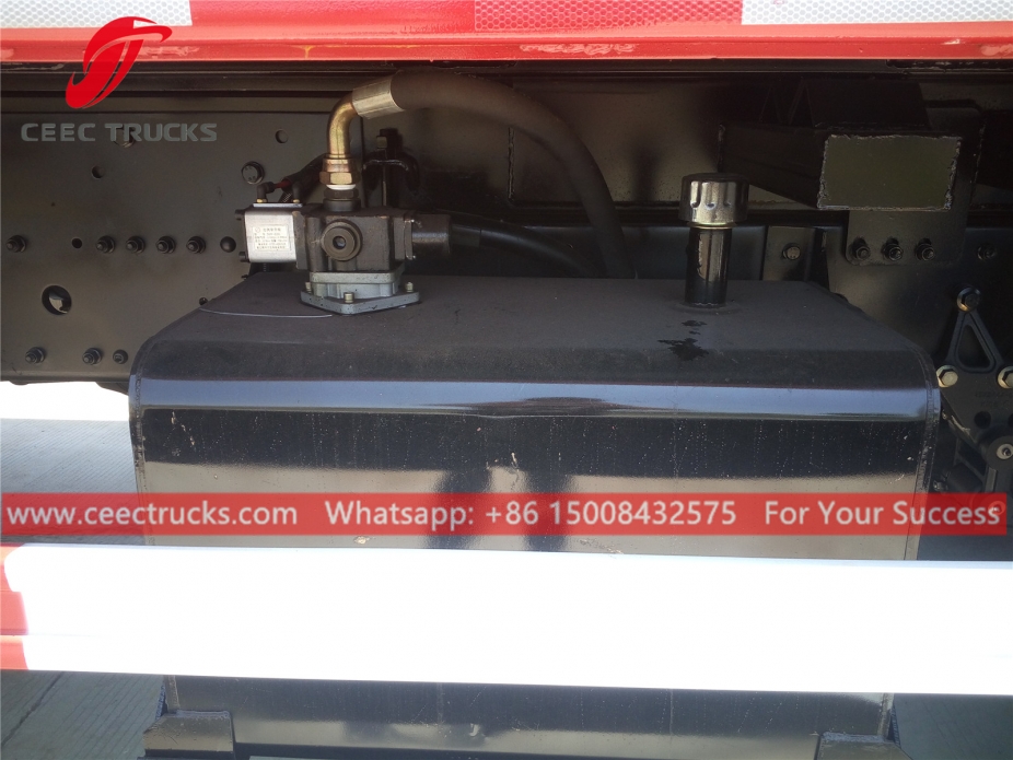 ၈x၄ ကျောက်တင်ယာဉ် FAW