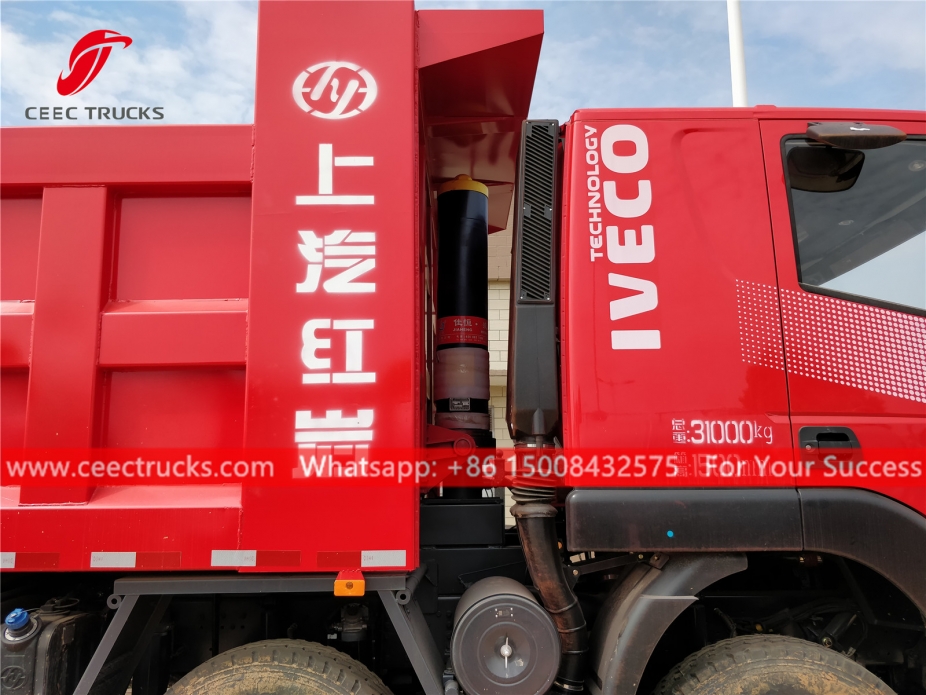 ၈x၄ ကျောက်တင်ယာဉ် IVECO Genlyon
