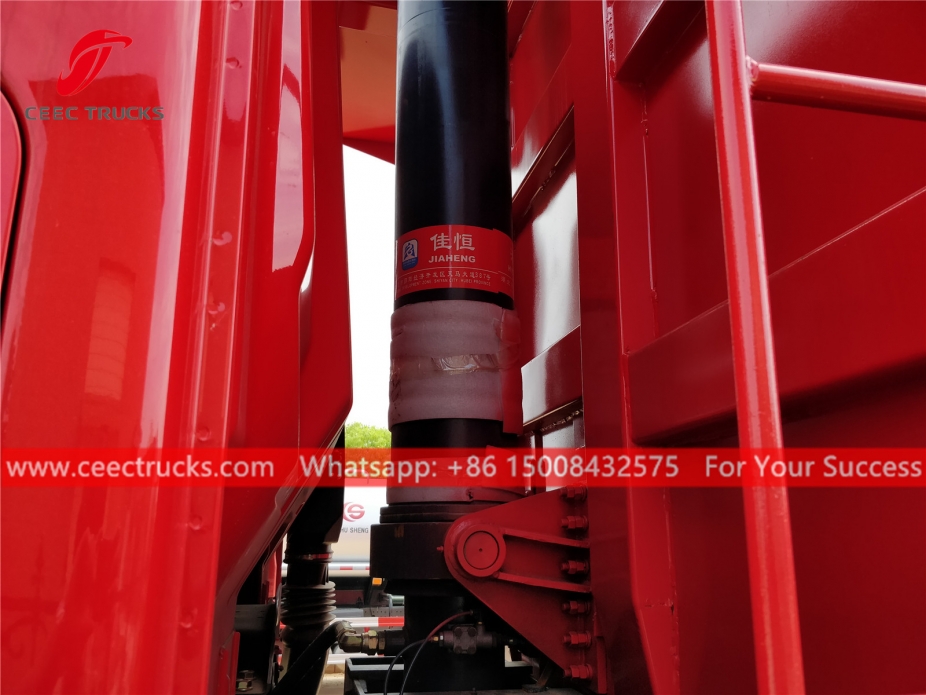 ၈x၄ ကျောက်တင်ယာဉ် IVECO Genlyon