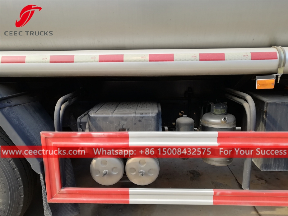 25,500L လောင်စာတင်ယာဉ် FAW