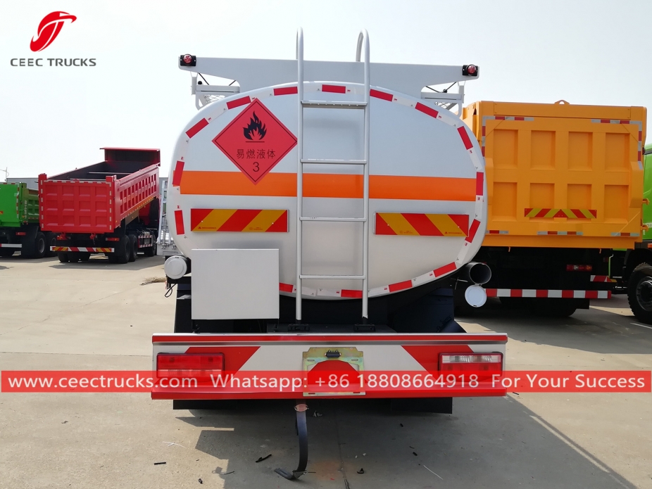 ၁၀ ကျူဗစ်မီတာ လောင်စာ တင်သည့် ကား FAW