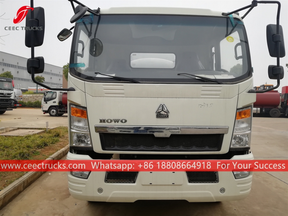 SINOTRUK HOWO ၆ ကျူဗစ်မီတာ လောင်စာ တိုင်ကီ ကား