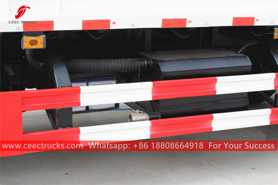 ၁၀ ကျူပီမီတာ သိပ်သည်း စွန့်ပစ်ပစ္စည်း ယာဉ် Dongfeng