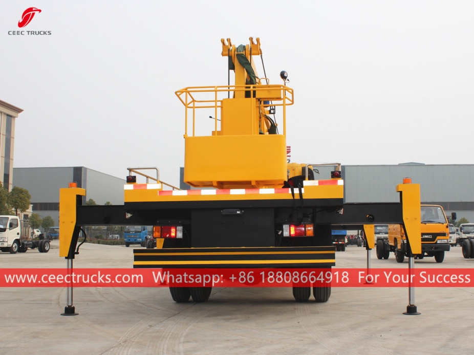 ISUZU ၁၈ မီတာ လူတင် ယာဉ်