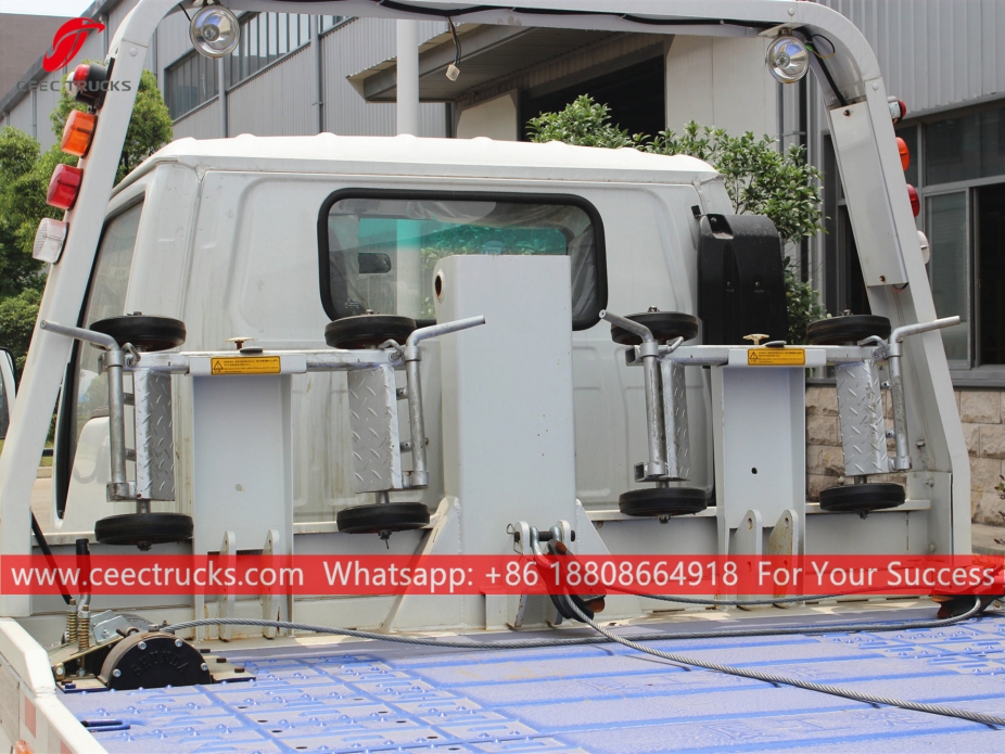 ၅ တန် လမ်းပြန်လည် ထူထောင်ရေး ယာဉ် ISUZU