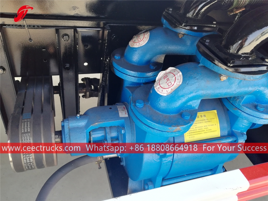 လီတာ ၄၅၀၀ စွန့်ပစ်အိမ်သာ စုပ်ယူကား DongFeng