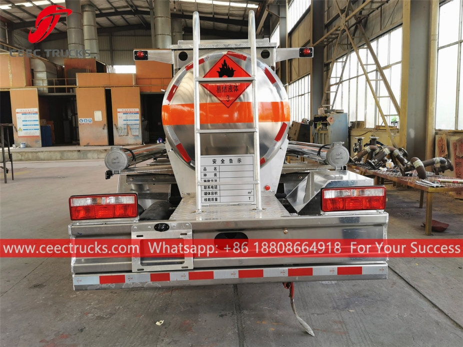 ၂ ကျူပီအမ် လောင်စာ တင်ကား Dongfeng