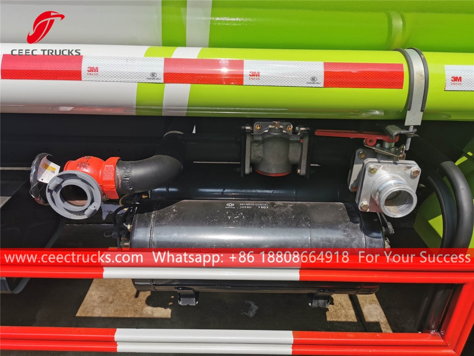 Dongfeng ၅ ကျူပီအမ် ရေတင်ကား