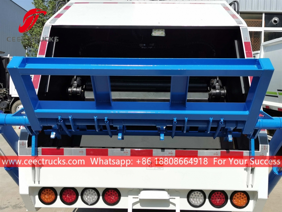 ဒေါင်ဖန်း ၆ ကျပ်မီတာ နောက်တင် စွန့်ပစ် ကား