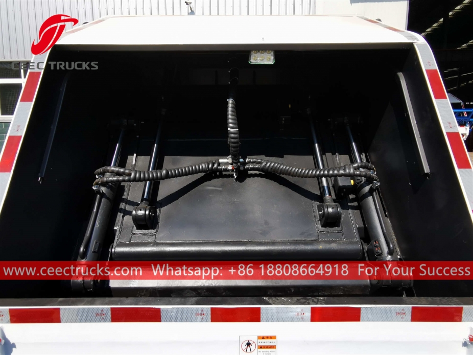 ဒေါင်ဖန်း ၆ ကျပ်မီတာ နောက်တင် စွန့်ပစ် ကား