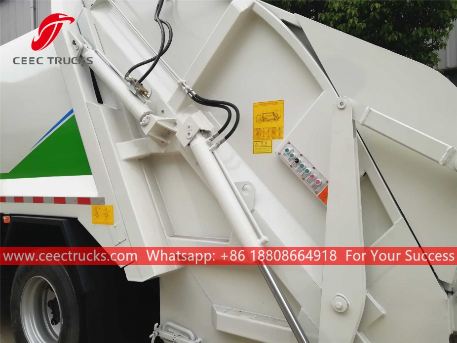 အီဆူဇူး ၁၀ ကျပ်မီတာ နောက်တင် ကား