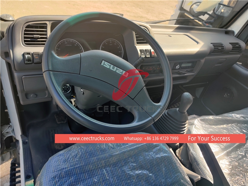 ISUZU 100P 4*2 ဘီးမောင်း မိုဘိုင်း ပွဲကြည့်စင် ကား