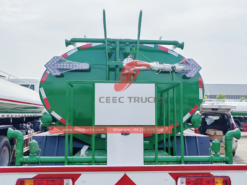 Howo 8x4 25,000 လီတာ ရေ ပို့ဆောင်ရေး တင်သည့် ကားများ