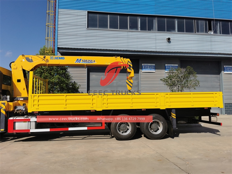 Sinotruk ၆×၄ ၄၀၀HP ယာဉ်တပ် ကရိန်း XCMG