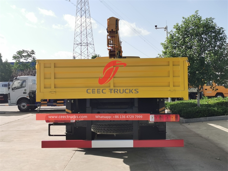 Sinotruk ၆×၄ ၄၀၀HP ယာဉ်တပ် ကရိန်း XCMG