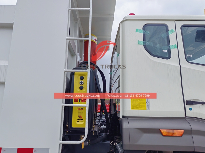 Sinotruk ၈x၄ ၄၂၀HP ၄၀ တန် ပစ်ကျင်းယာဉ် (စက်ရုံတိုက်ရိုက်ရောင်းချ)