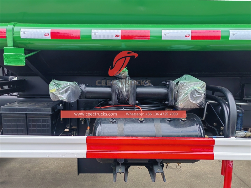 ISUZU FTR ၁၂,၀၀၀L ရေသယ်ယာဉ် (ဗီယက်နမ် တင်ပို့)