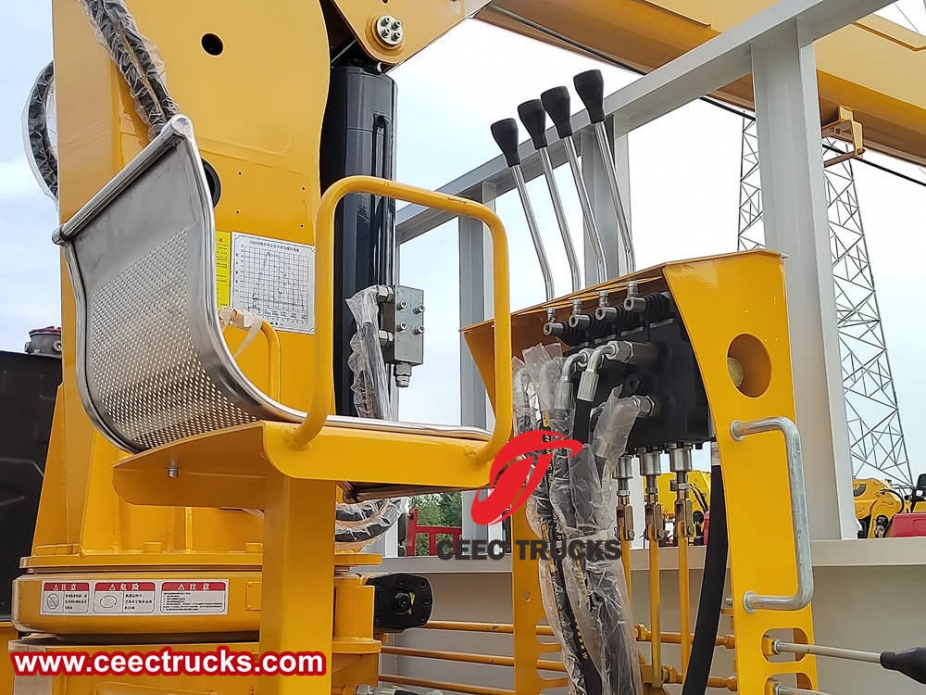 အီဇူဇူ 3 တန် ကြိတ် ကရိန်းယာဉ်